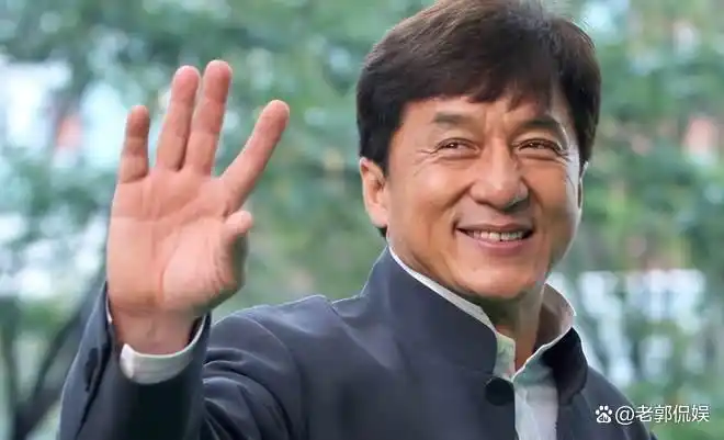 成龙的武术背景与训练经历_成龙练武术的视频_成龙武术背景训练经历了什么